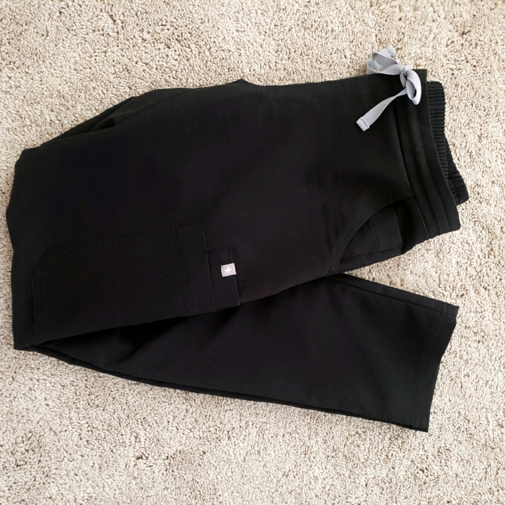 XXS Black Yolas